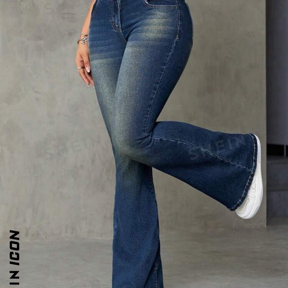 Dark blue to big for me but they are brand new and so soft - Picture 1 of 3